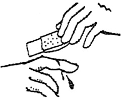 kleine Zeichnung von einem Finger mit kleiner Schnittwunde, dem gerade ein Pflaster angelegt wird.